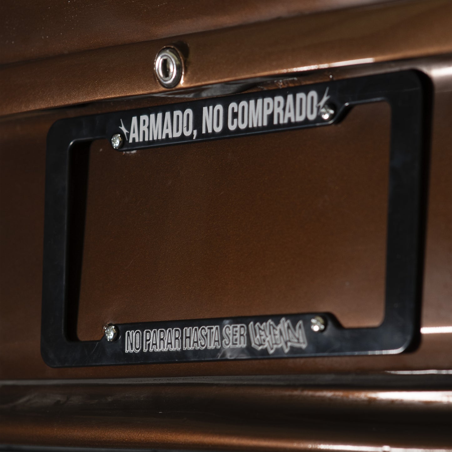 Porta Placas "Armado, no comprado"